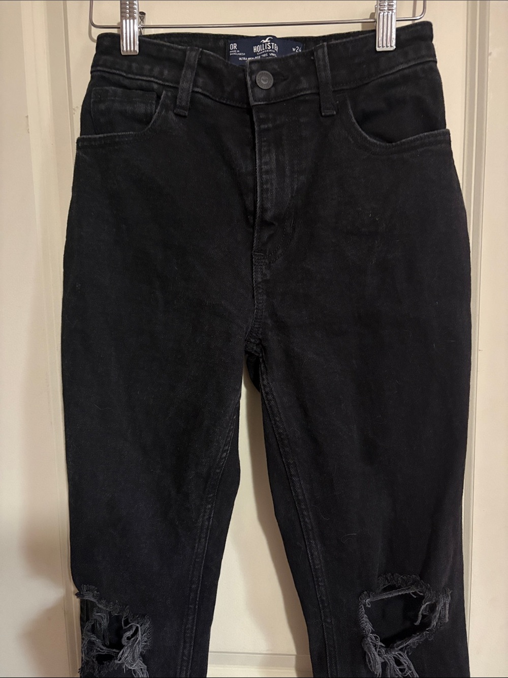 Hollister Women’s Black Distressed Jeans